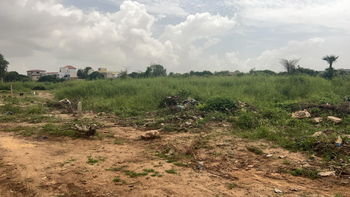 terrain 300 mètres carrés  à vendre à Saly