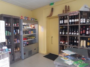 Le coin vins et alcools (magasin)