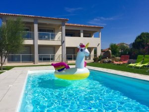 Location t3 70m2 climatisé dans 1 résidence piscine Calvi Corse
