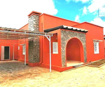 Annonce LOCATION VILLA AMBATOBE Antananarivo Madagascar