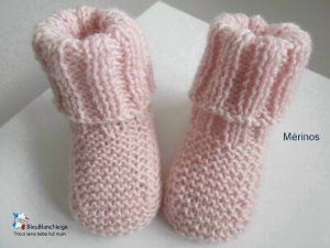 Chaussons chaussettes bébé Mérinos ROSES poudre tricotés main Brioude