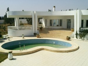 Vente Luxueuse Villa Piscine dans Campagne Sousse Tunisie