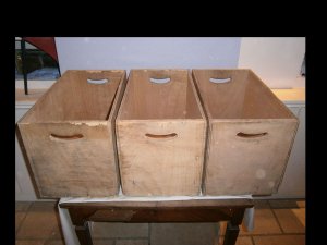 3 caisses identiques bois poignées Saint-Pierre-les-Etieux Cher