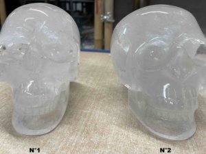 Gros crânes en Cristal de roche naturel - H: 13 cm