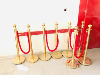 location potelets et tapis rouge