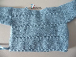 Brassière croisée, gilet cache coeur bb bleue tricot bébé layette bb