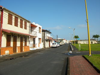 Local entierement rénové centre ville Riviere Salee idéal Tertiaire médical