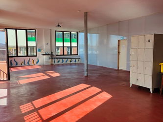 Location local 100m2 pour bureaux ou atelier d&#039;artiste Bruxelles Belgique