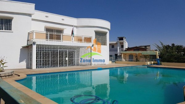 Location Villa étage F7 piscine Ivandry Antananarivo Madagascar
