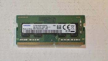 Samsung - Barrette/module mémoire vive RAM 4Go - DDR4 - SO-DIMM - PC4-19200