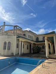 Piscine et villa
