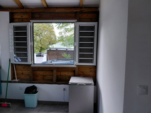 Bungalow blanc de Frégate en Location saisonnière.