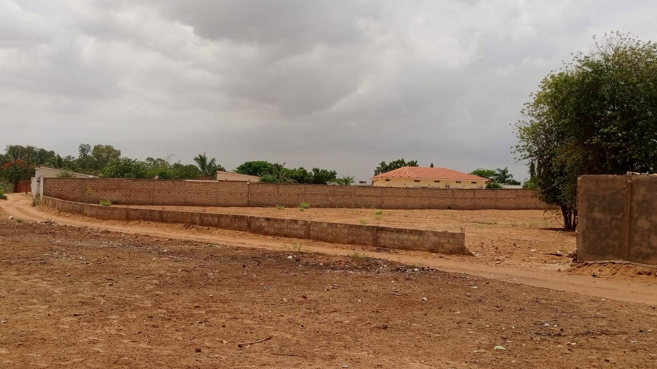 terrain 1600 mètres carrés  à vendre à Nguérigne
