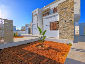 Villa SACRAMENTO F5 fait l&#039;angle dans 1 quartier CHIC Zone Urbaine Djerba