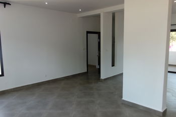 Location T4 appartement 140 m² trs 50 metres Leader Price Madagascar