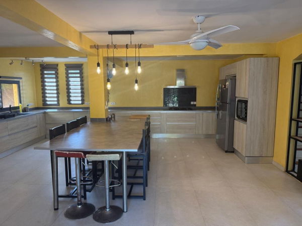 Grande cuisine aménagée et équipée