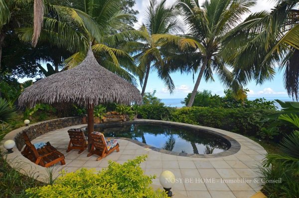 Vente magnifique pavillon piscine front mer Ile Nosy Be Madagascar