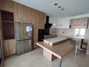 Annonce location IVANDRY APPARTEMENT T5 NEUF MEUBLE BAIE VITREE LAC MASAY ACTIVITES DANS 1 RESIDENCE SECURISEE Antananarivo