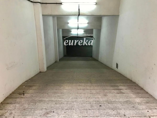 Garage en vente á Roses, avec 37m2 et fermé.