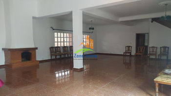 Location Villa étage F5 piscine Ivandry Antananarivo Madagascar