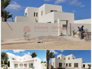 Vente Villa piscine privée 191 m² couvert titre bleu zone urbaine Djerba