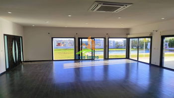 Annonce location Villa étage F5 piscine jardin Ambatobe Antananarivo