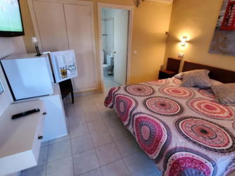 Vente HOTEL RESTAURANT 2 ETOILES MURS CATALOGNE SUD ESPAGNE Figueras