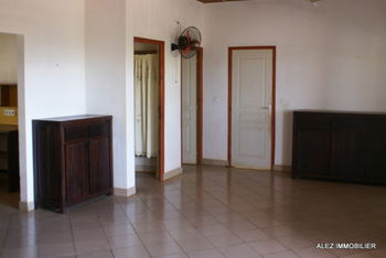 Annonce location LOC MAISON T4 Confortable- Majunga Madagascar Mahajanga