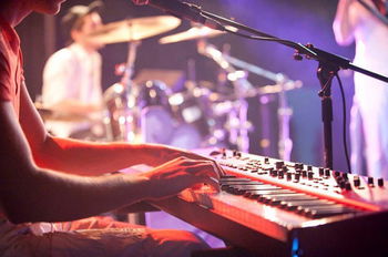 Pianiste pro donne cours domicile ou studio Saint-Cloud Hauts de Seine