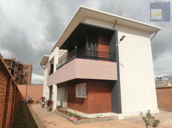 Vente CHIC VILLA NEUVE F5 BY PASS Antananarivo Madagascar