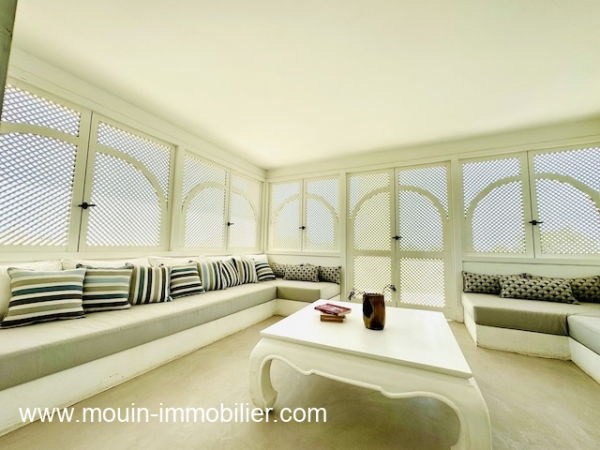 villa avec piscine S+5 à louer pour les vacances