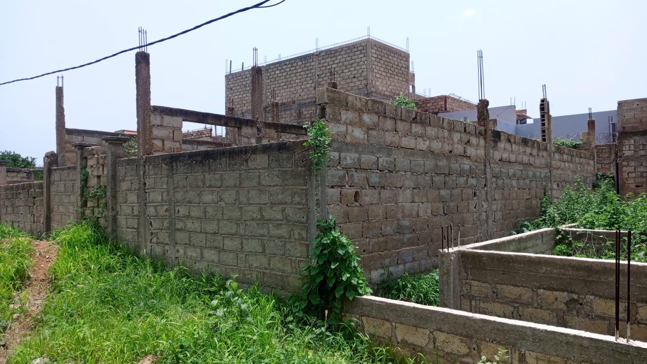 Maison en finition à vendre à Gandigal
