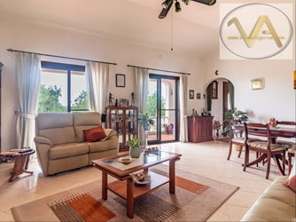 Charmante villa 3 chambres située S Brás de Alportel piscine garage jardin&lt;br&gt;