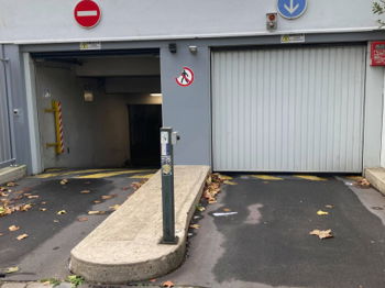 Entrée et sortie parking