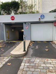 Entrée et sortie parking