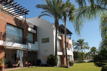 Vente Résidence luxe Estepona rez jardin 2 chs 2sdbs Marbella Espagne