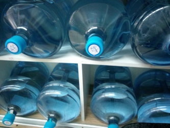 Eau 18.9L pour Maison et Bureau