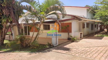 Vente Villa basse F5 studio 600m² terrain Ivato Madagascar