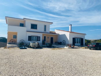 Maison / Ferme avec annexe, écurie et terrain - 4 kms du centre de Bombarral