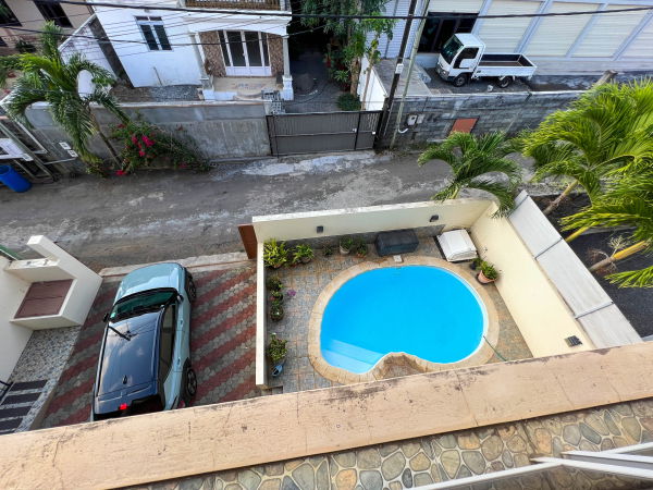 Vue sur la piscine
