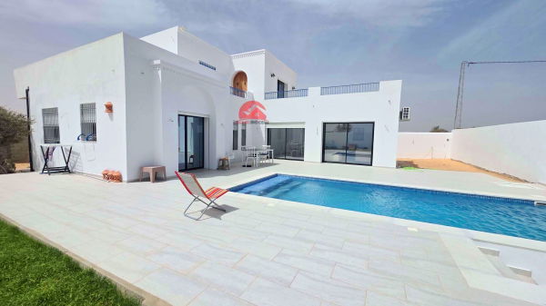 Villa neuve avec étage