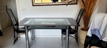 table de salle à manger +4 chaises