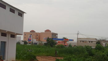 terrain 300m2 à Saly