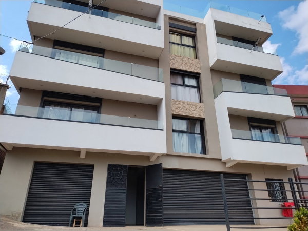 Villa moderne avec piscine