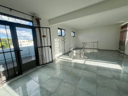 Espace menant sur le balcon