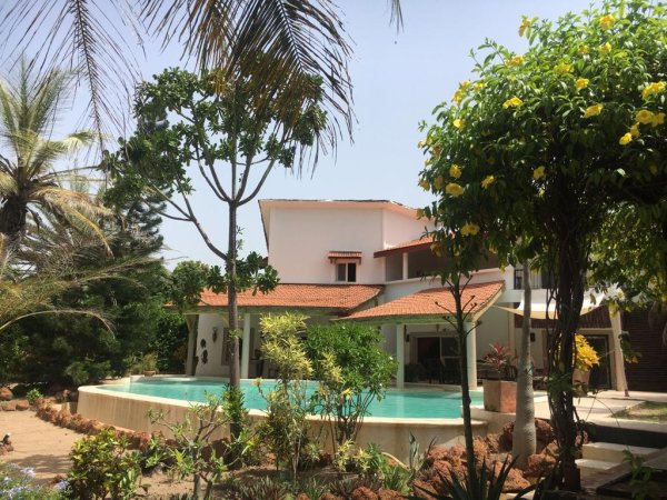 Vente Nianing Gorée Grande maison 335m2 piscine 2800m² terrain Sénégal