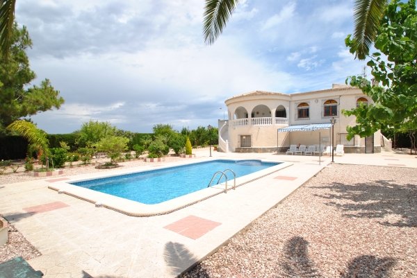 Location Torrevieja villa indépendante 120m² 4 chambres piscine privée