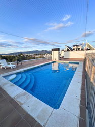 Appartement moderne avec terrasse, piscine et parking à 5 minutes de la plage