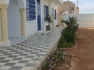 Location 1 appartement 2 chambres meublé houmt-souk Medenine Tunisie