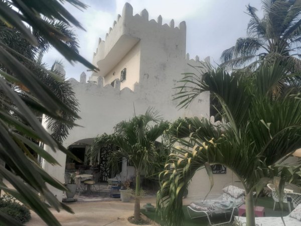 Vente warang villa atypique 5 piéces 10 mns plage M'Bour Sénégal